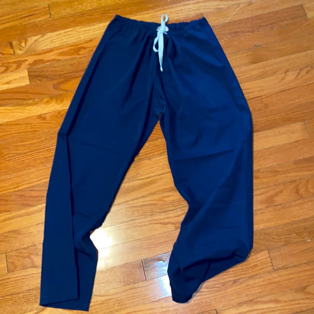 - Urbane drawstring scrub pants single pocket. 3 pairs Petite Small 5$ each